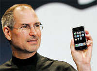 Steve Jobs presents iPhone