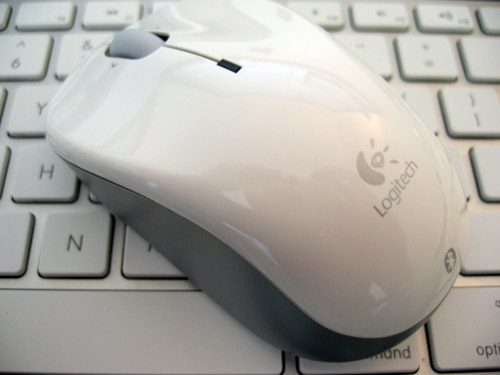 logitech v470