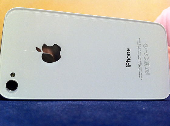 04-iphone-white
