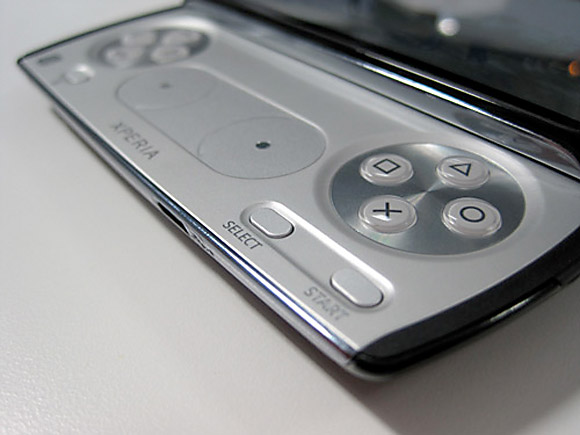 01-xperia-play