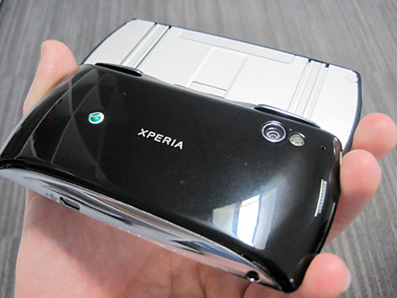 04-xperia-play