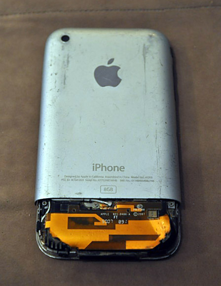 iPhone 2G после пережитого