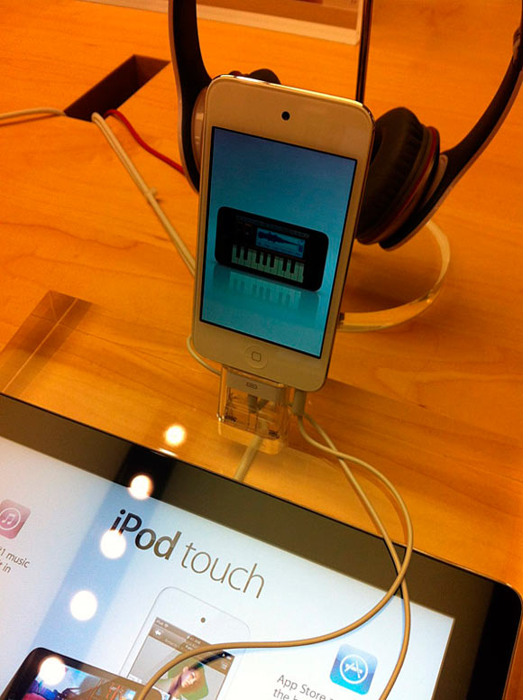 Белый iPod touch