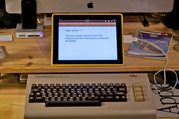 Клавиатура из Commodore 64 и iPad