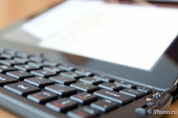 01-Foldable-BT-Keyboard