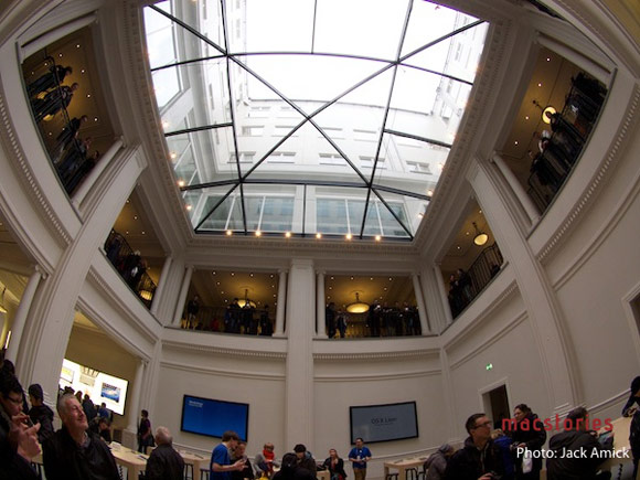Apple Store в Амстердаме