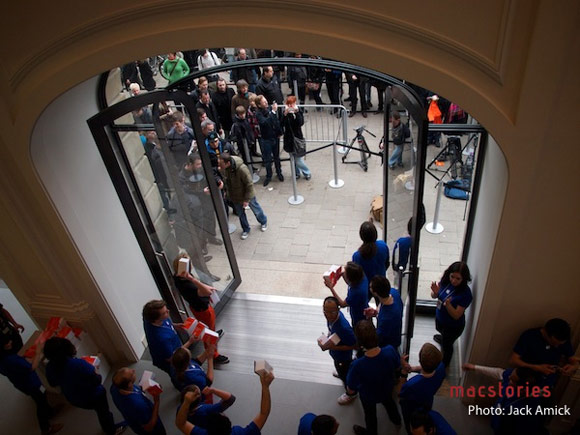 Apple Store в Амстердаме