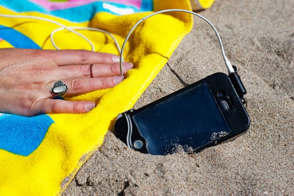 iPhone_scuba_suit3
