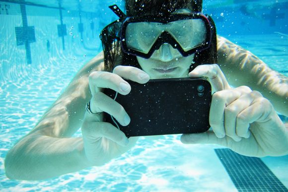 iPhone_scuba_suit4
