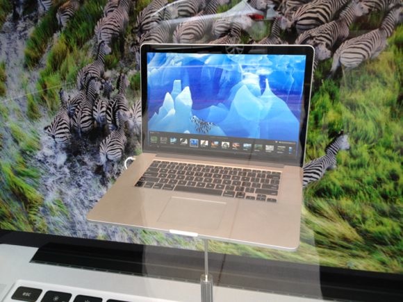 retina-macbook-pro-vitrina_2
