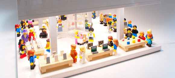 Apple Store на Пятой авеню из LEGO