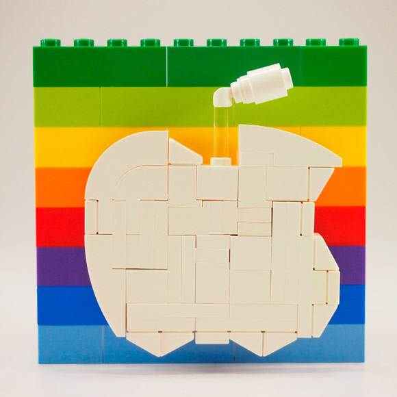 Apple Store на Пятой авеню из LEGO