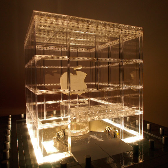 Apple Store на Пятой авеню из LEGO