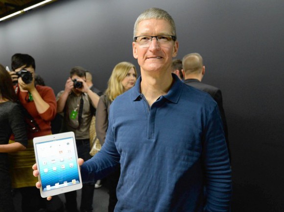 Apple CEO Tim Cook unveils iPad Mini