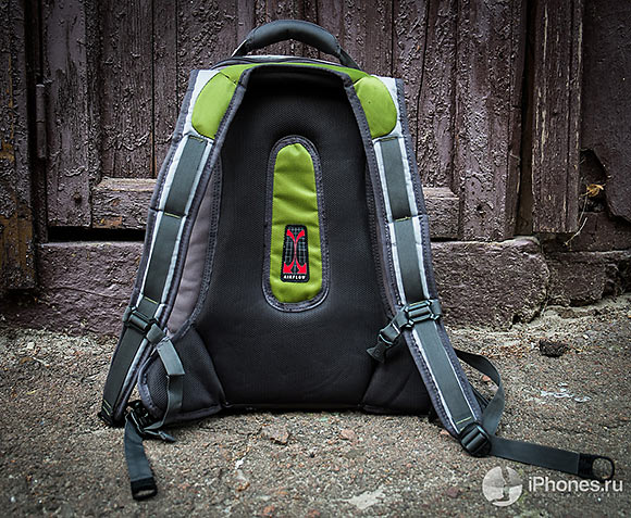 09-Wenger-Narrow-Daypack