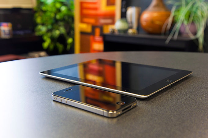 01-2-Obama-iphone-ipad