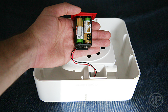 click-and-grow-box-aa-battery