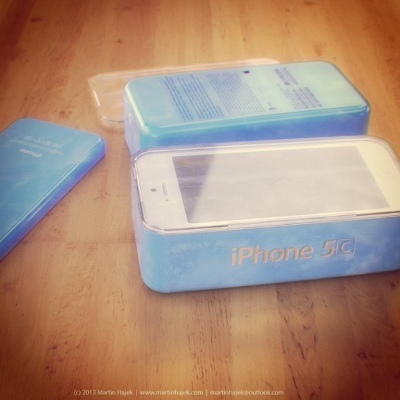iphone5c-package-hajek3