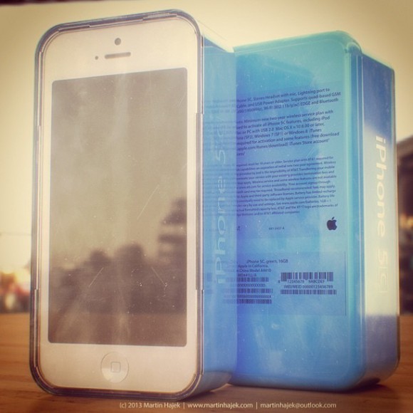 iphone5c-package-hajek4