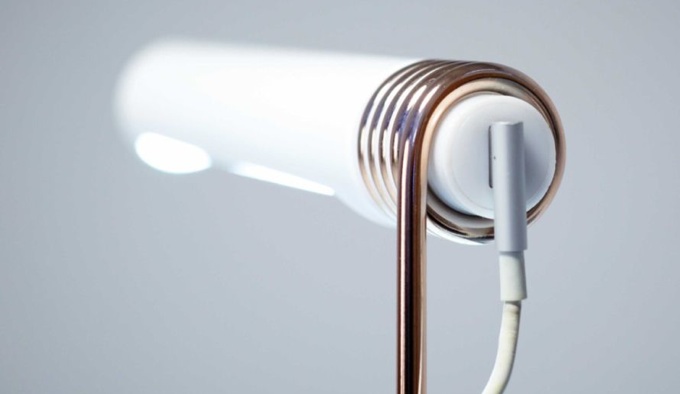 сastor-magsafe-lamp2