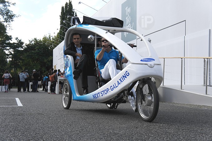 ifa-2013-samsungunpacked13