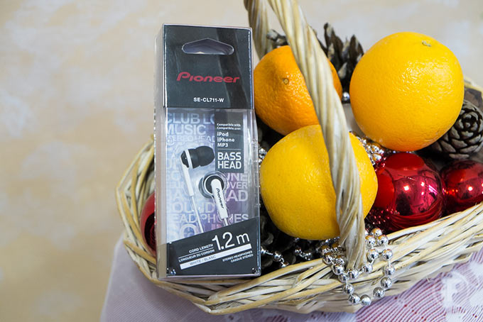 02-Pioneer-Headphones-SECL