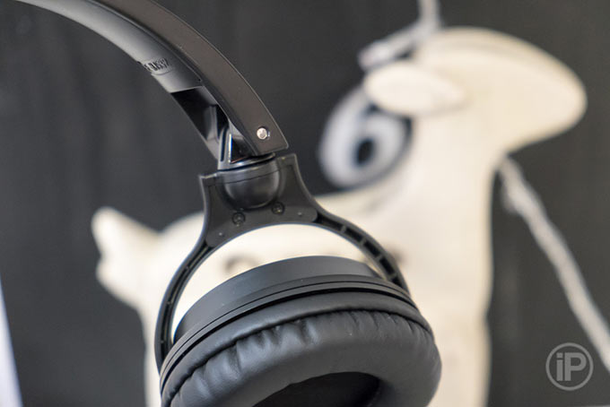 05-Pioneer-Headphones-MJ