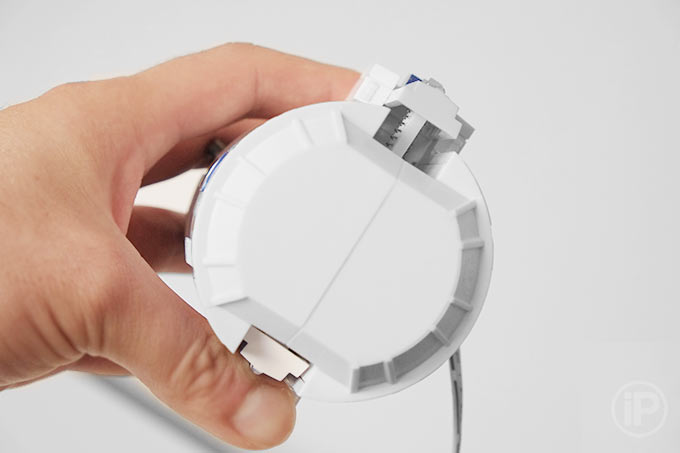 02-r2d2-hand