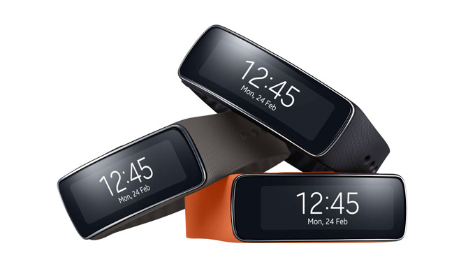 Gear Fit - фитнес-браслет от Samsung