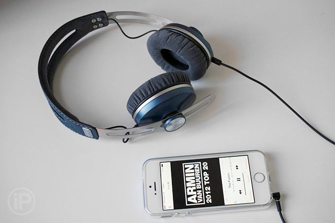 sennheiser-momentum-on-ear-iphone