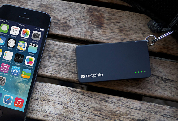 mophie-lightning-power-reserve-5