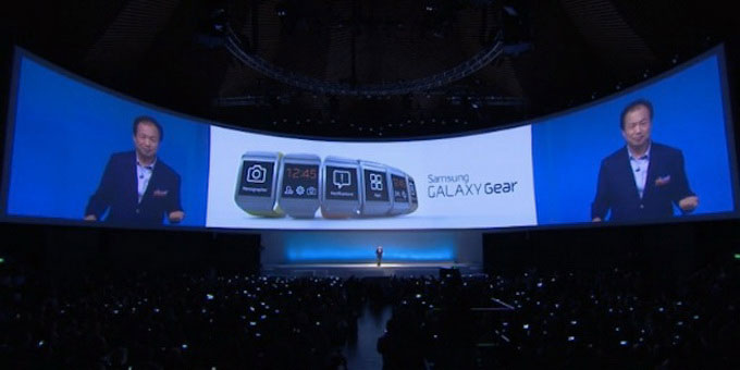 02-Google-Samsung-Watch-War