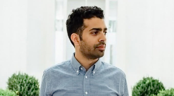 01-2-Apple-Hire-Tariq