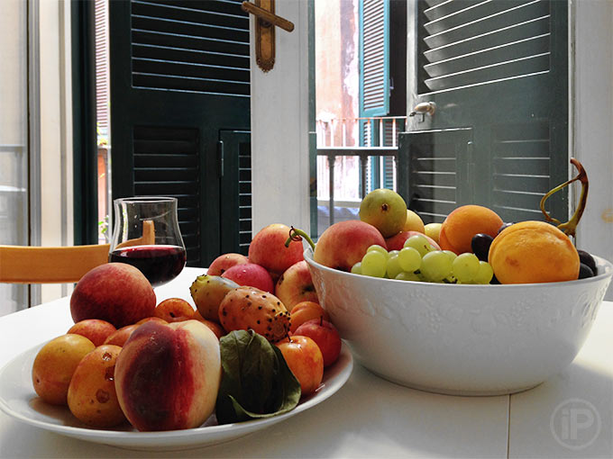 airbnb-fruit
