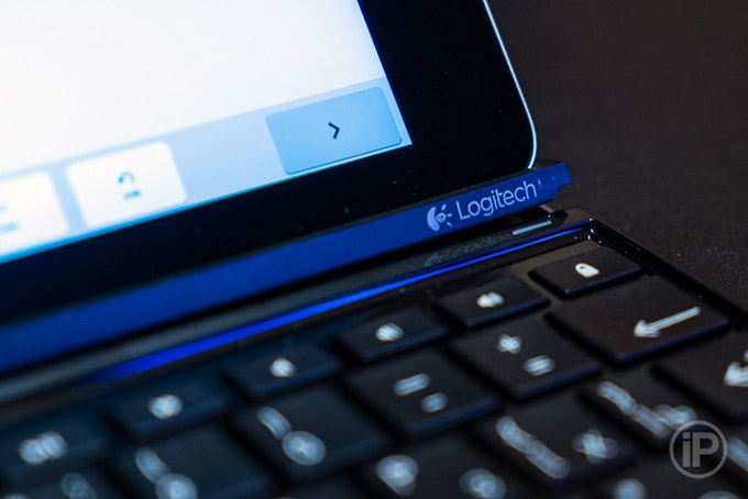 12-Logitech-Ultrathin-Keyboard-Cover