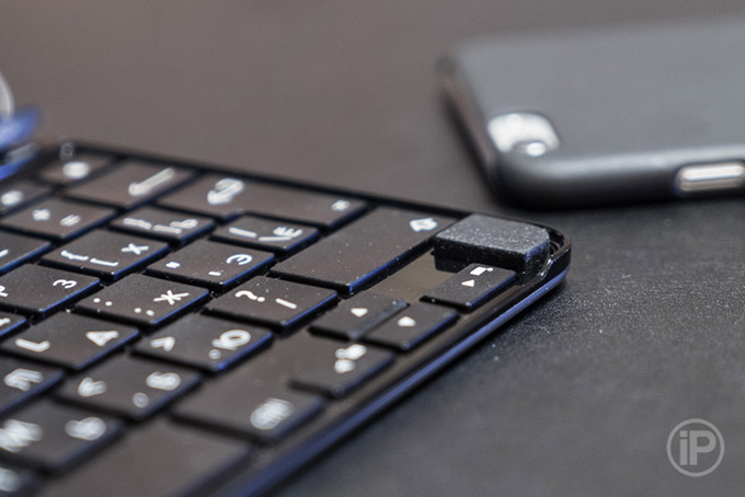 13-Logitech-Ultrathin-Keyboard-Cover