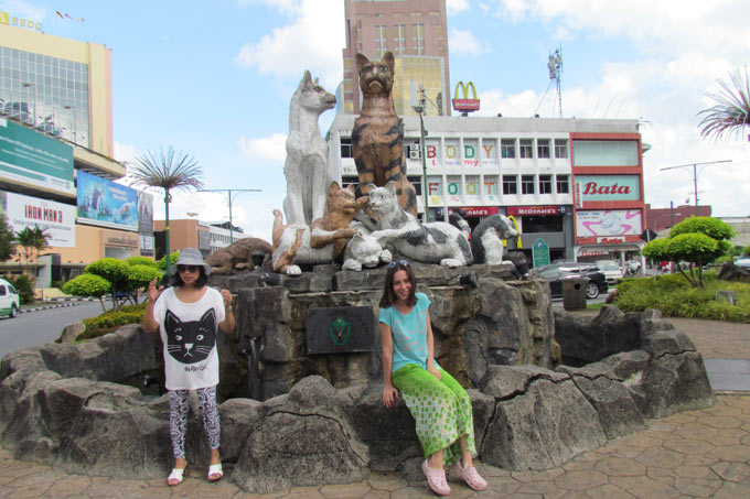 19-kuching-cats-2