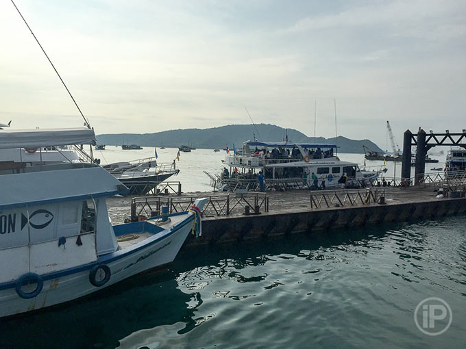 27-iPhones-in-Tai-Phuket