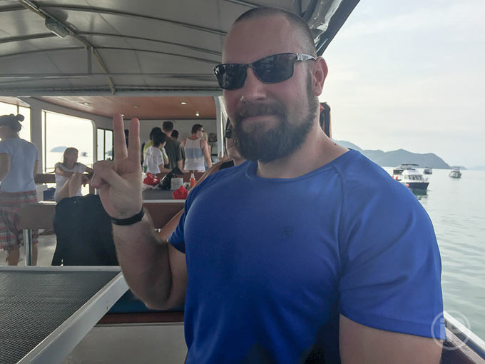 29-iPhones-in-Tai-Phuket