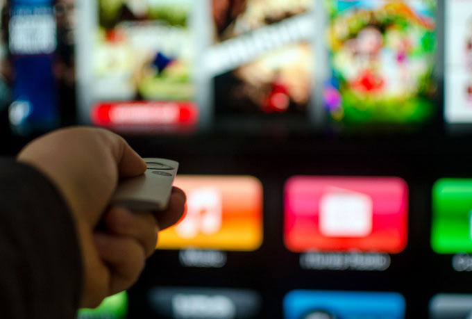 02-3-Apple-web-TV