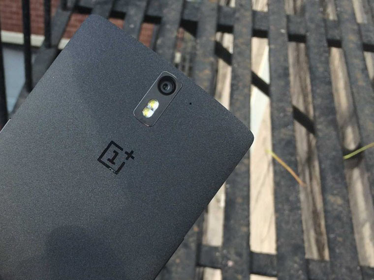 12-OnePlusOne-InUse