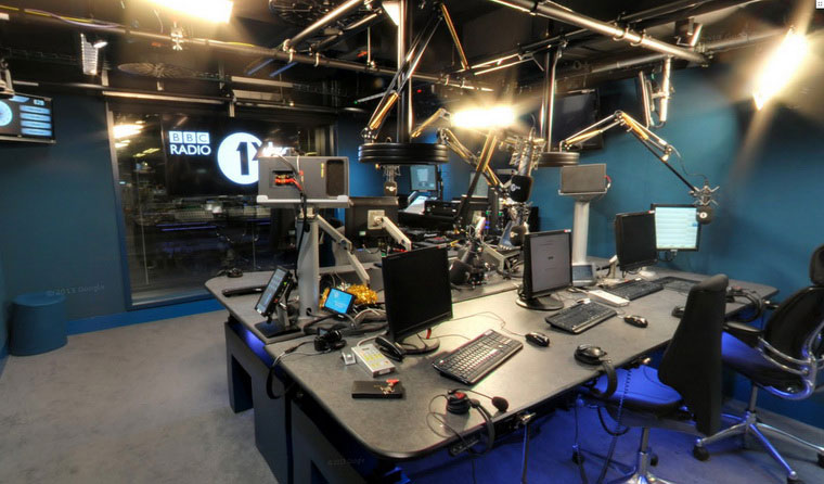 01-2-Apple-BBC-Radio1