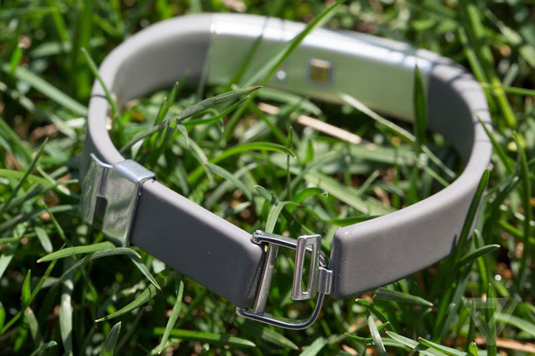 01-3-Jawbone-UP3-Verge