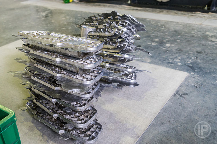 40-Pandora-Factory-Report-2015