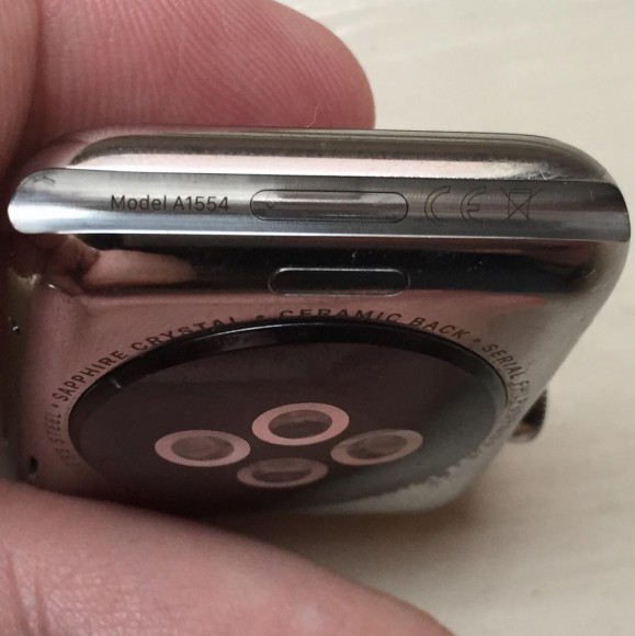 apple watch hiden jack