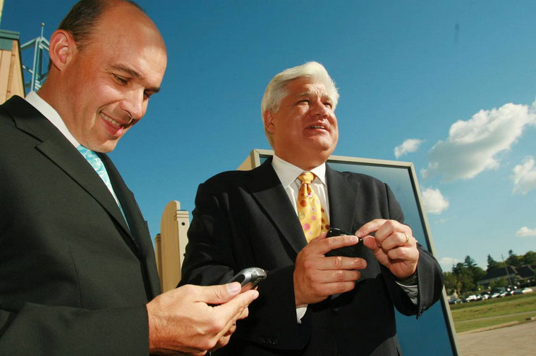 03-How-iPhone-Crippled-BlackBerry