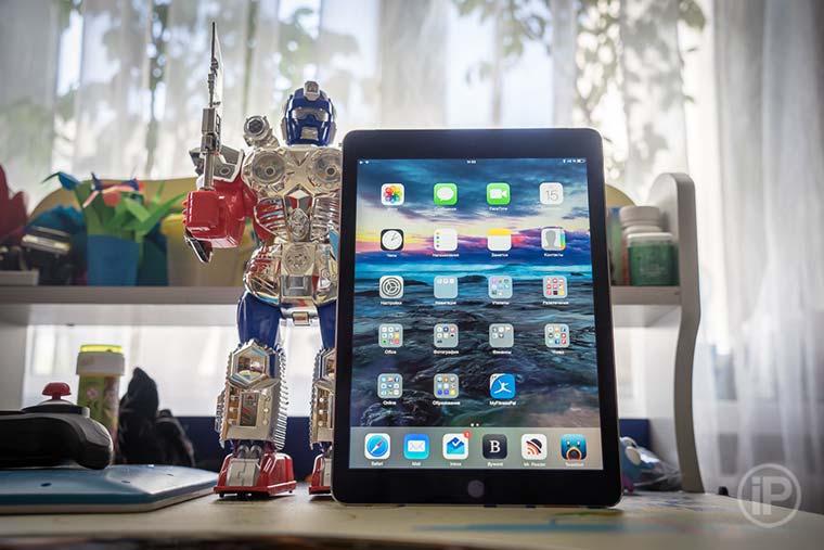 22-iPad-Air-2-InUse