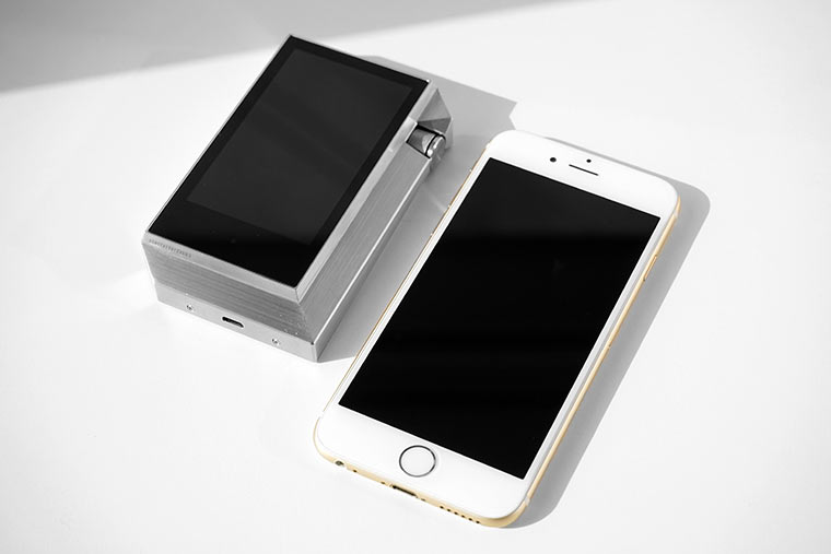 astell-and-kern-ak-240-vs-iphone-6-side