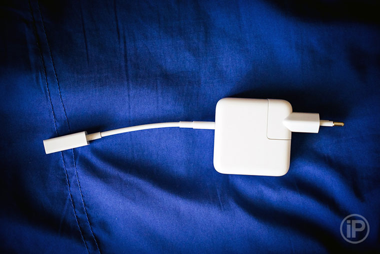 05-Editorial-MacBook12-Power-Adapter-Trick