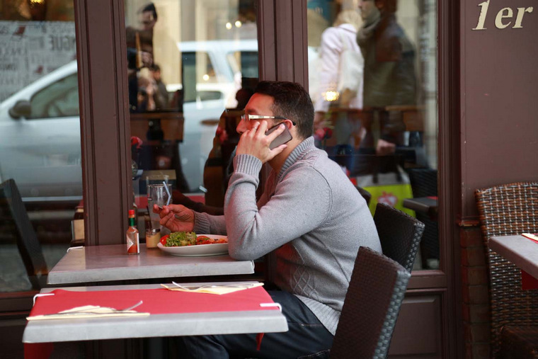 apple-users-in-paris-pic-07